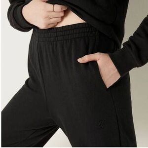 VS PINK HIGH WAIST CAMPUS JOGGER - BLACK Size Medium NWT